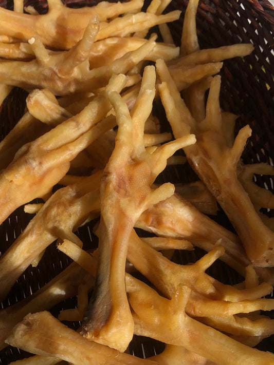 Natural chicken paws dog treats - dehydrated chicken feet rich in glucosamine for joint support